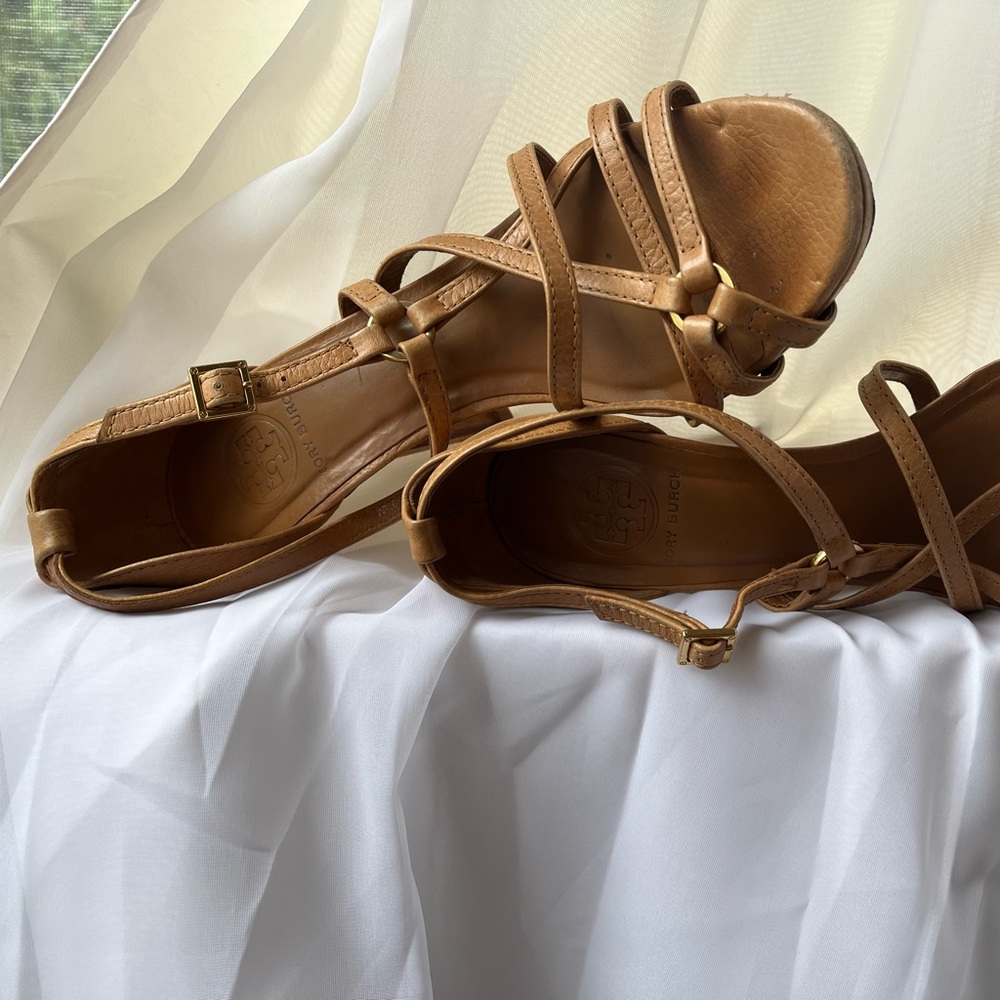 Tory Burch!! Strappy sandals / heels 9.5